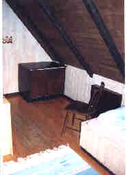 Zimmer oben mit 2 Einzelbetten Richtung Treppenhaus